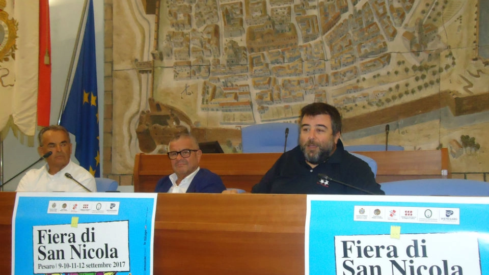 da sinistra Giorgio Montanari, Riccardo Pascucci e l'assessore Luca Bartolucci 