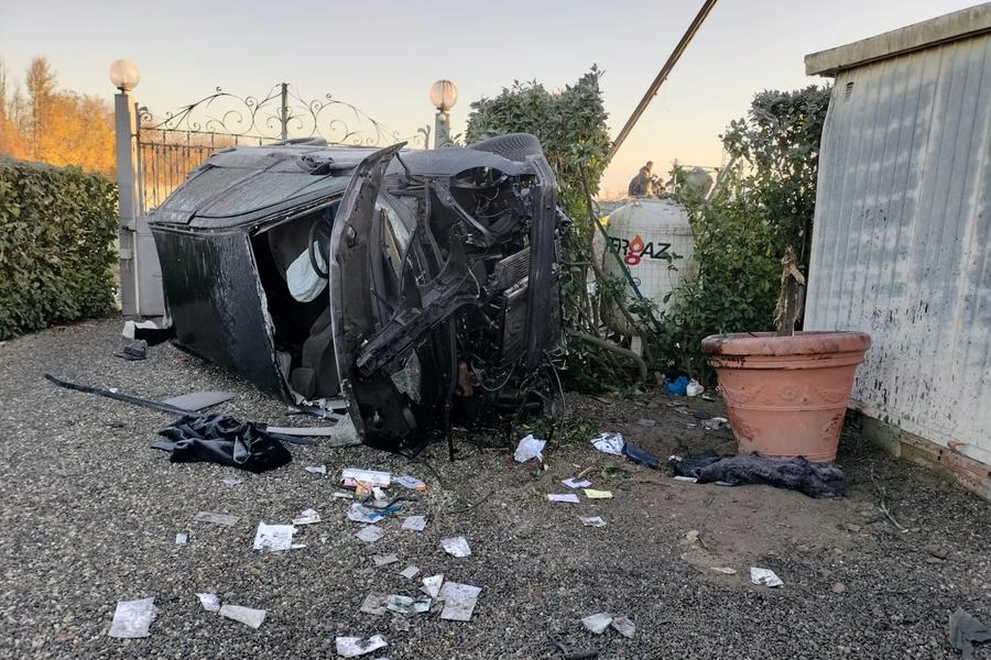 Incidente Alessandria: l'auto nel cortile di Luigi di Bitetto