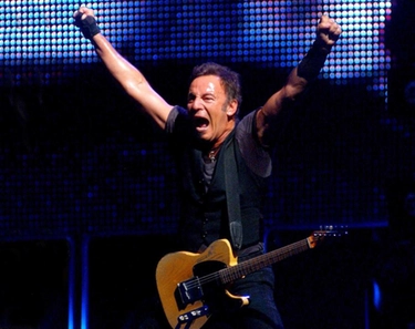 Bruce Springsteen a Ferrara: "Spostate il concerto dal parco urbano". La petizione in consiglio comunale