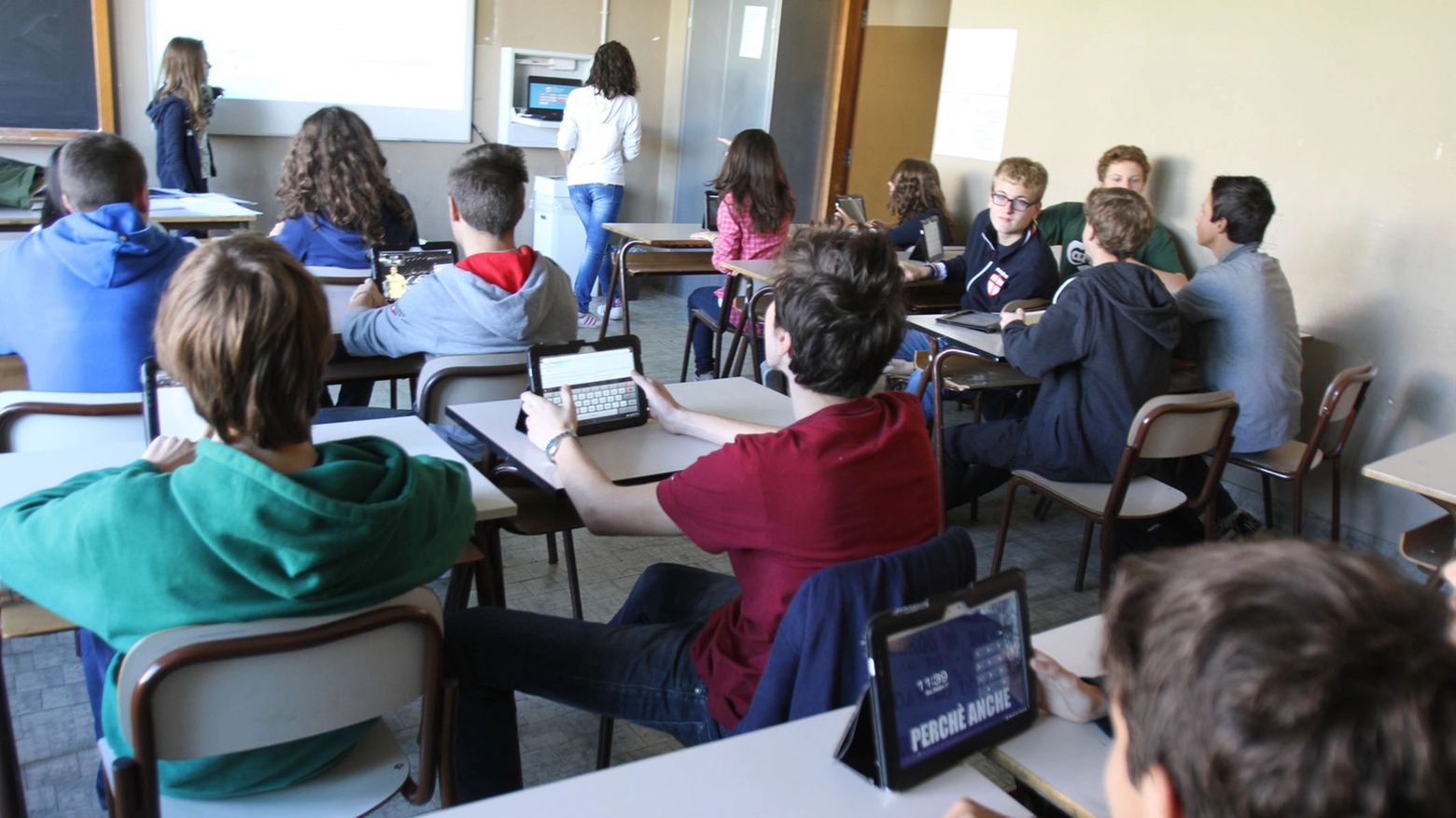 Studenti in classe (foto d'archivio Radaelli)