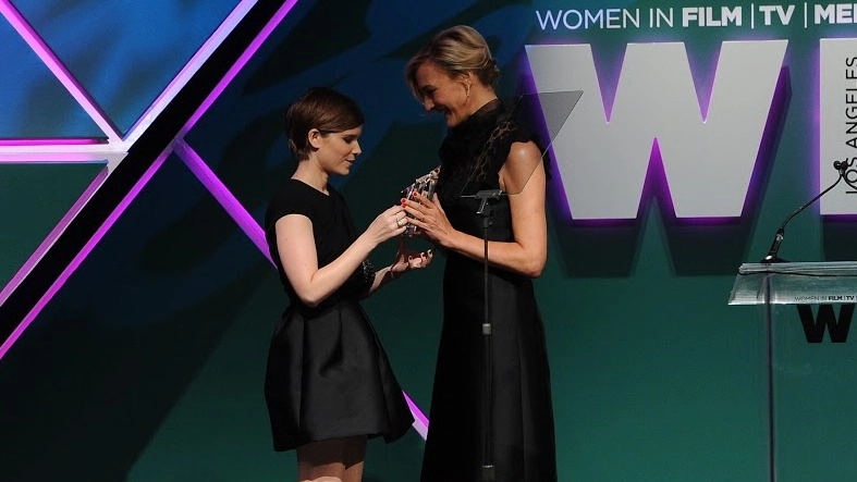 Kate Mara premiata da Nicola Maramotti