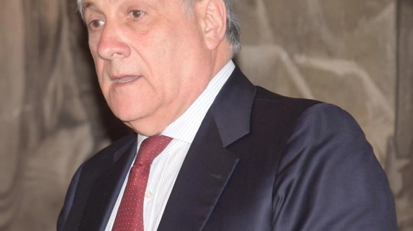 La visita di Tajani  "Forti e determinati,  potete ripartire subito"