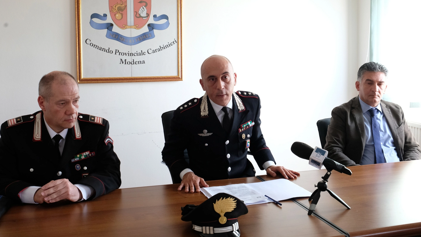 La conferenza stampa dei carabinieri (foto Fiocchi)