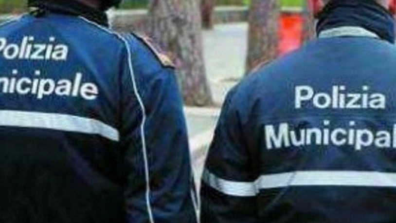 Agenti della polizia municipale