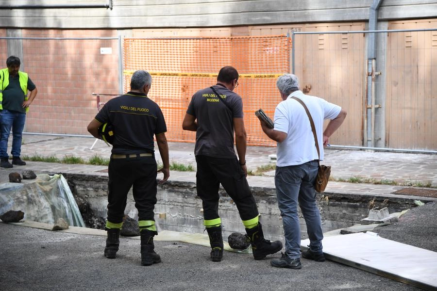 Incidente sul lavoro a Modena, operaio ferito in via Pisacane