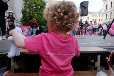 Padova, mamme gay: adozione è per chi i figli non può averli