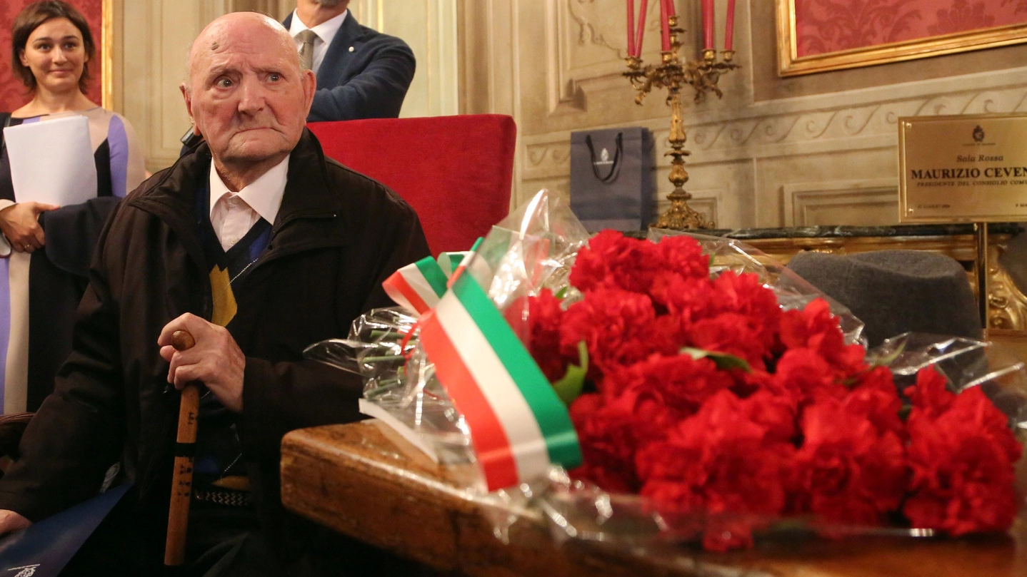Mario Anderlini, il partigiano ‘Franco’, gesteggia i cent’anni in Comune
