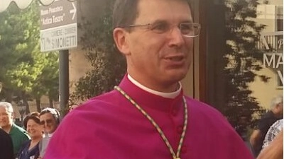 Il delegato pontificio, monsignor Fabio Dal Cin