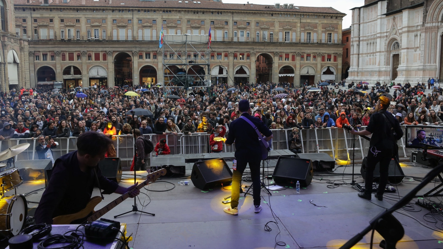 Uno scatto dell’edizione 2022 del concertone del 1° maggio in piazza Maggiore