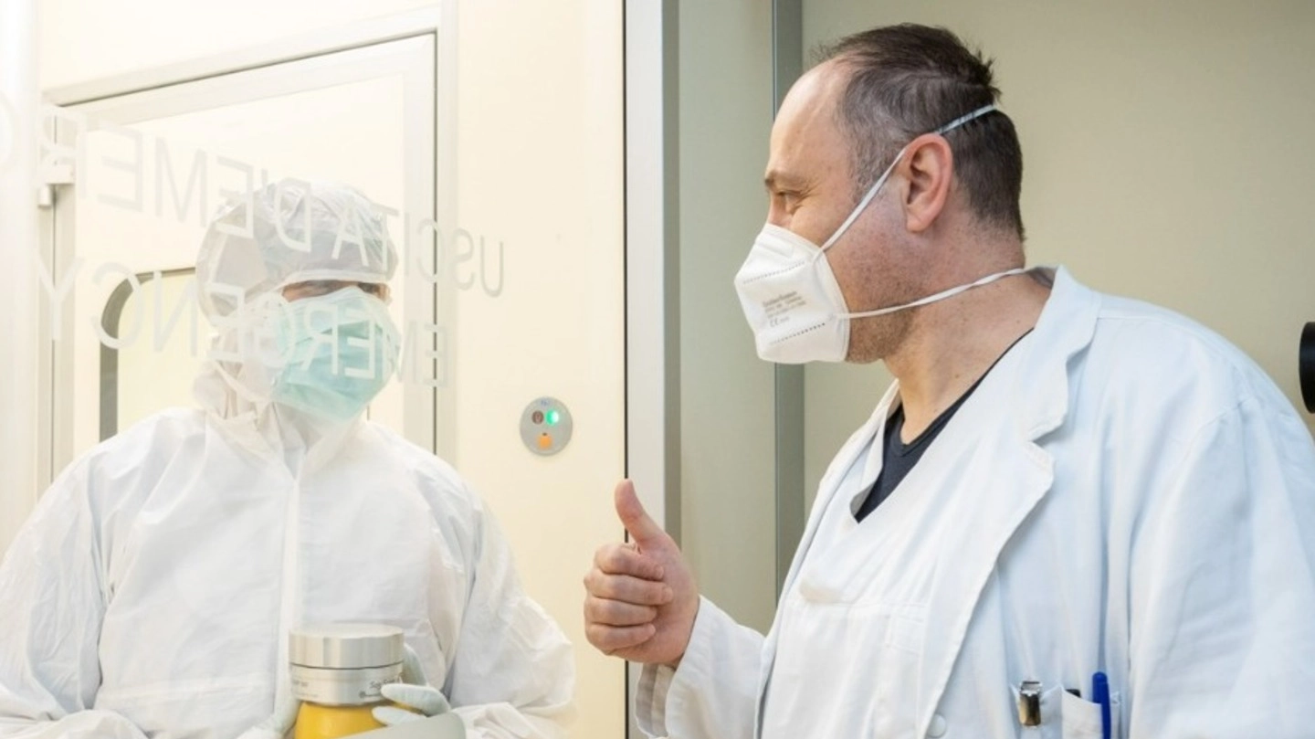 Ricercatori dell’Irst nel laboratorio in cui si ricavano vaccini con cellule dendritiche