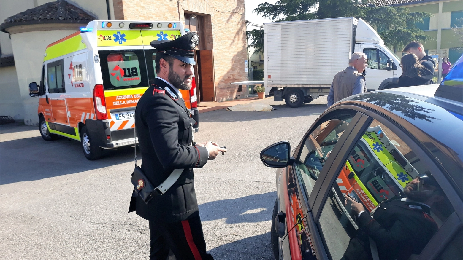 Cade e muore, sul posto carabinieri e polizia locale Bassa Romagna (Scardovi)