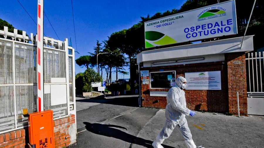 L'Ospedale per le Malattie infettive 'Cotugno' di Napoli (Ansa)