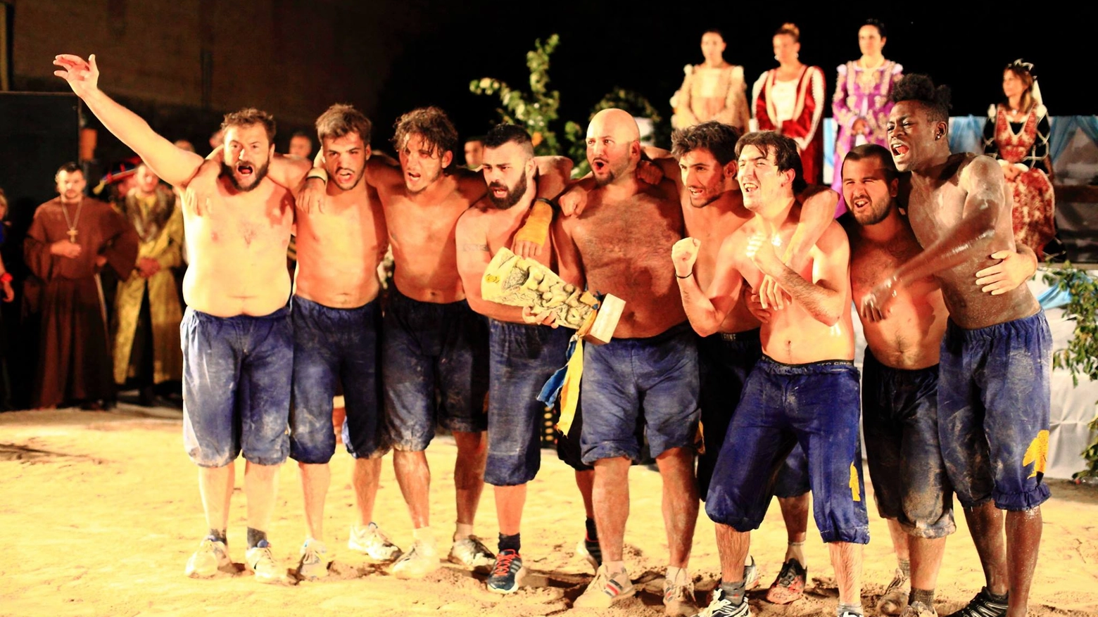 La squadra dei Turchini con il trofeo (Foto Almo Berretta)