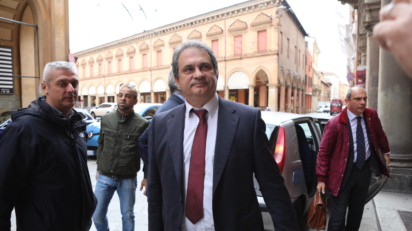 Roberto Fiore arriva in tribunale a Bologna (foto Schicchi)