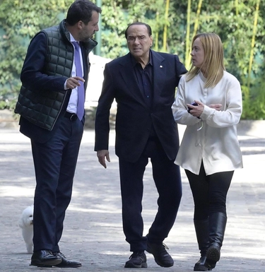 Elezioni Quirinale, ultimatum della Meloni. "Berlusconi scopra le carte entro domani"