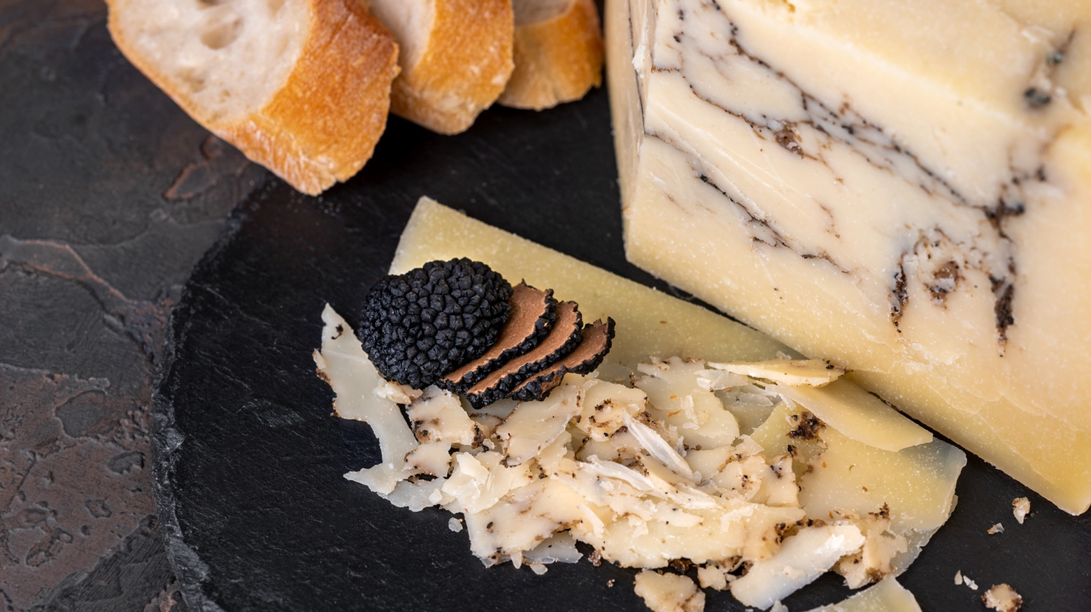 Dal formaggio di fossa al tartufo, le prelibatezze del territorio protagoniste di fiere e sagre nel Riminese