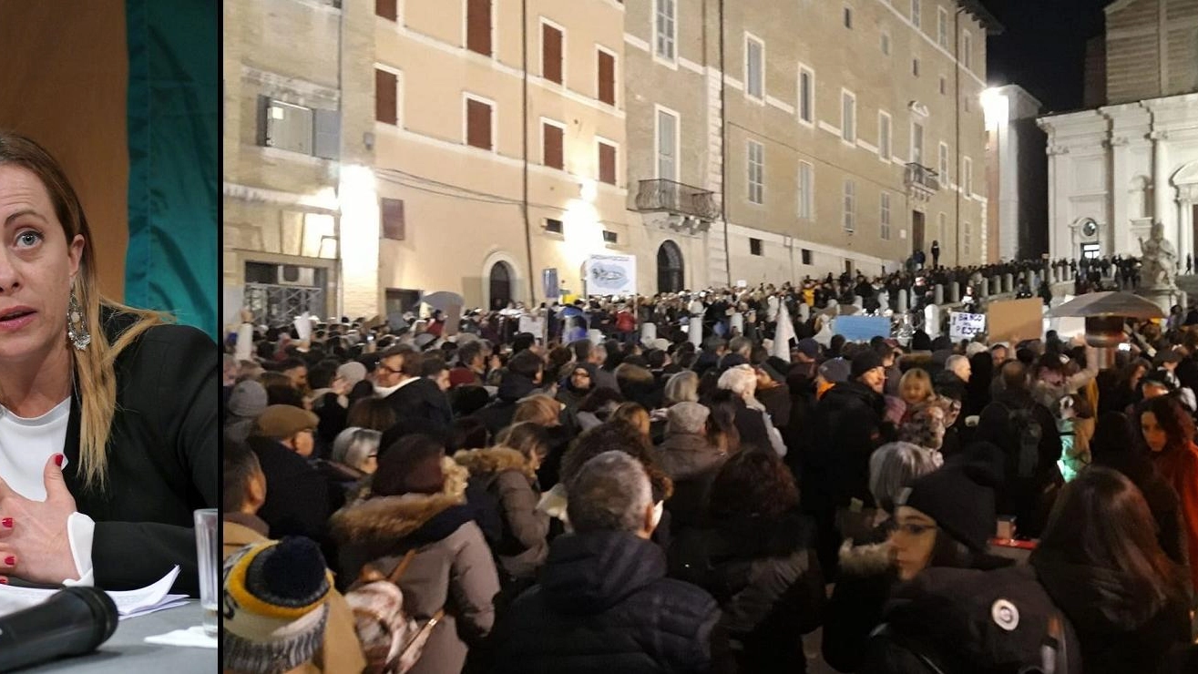 Giorgia Meloni alle Muse e le 'sardine' in piazza del Papa