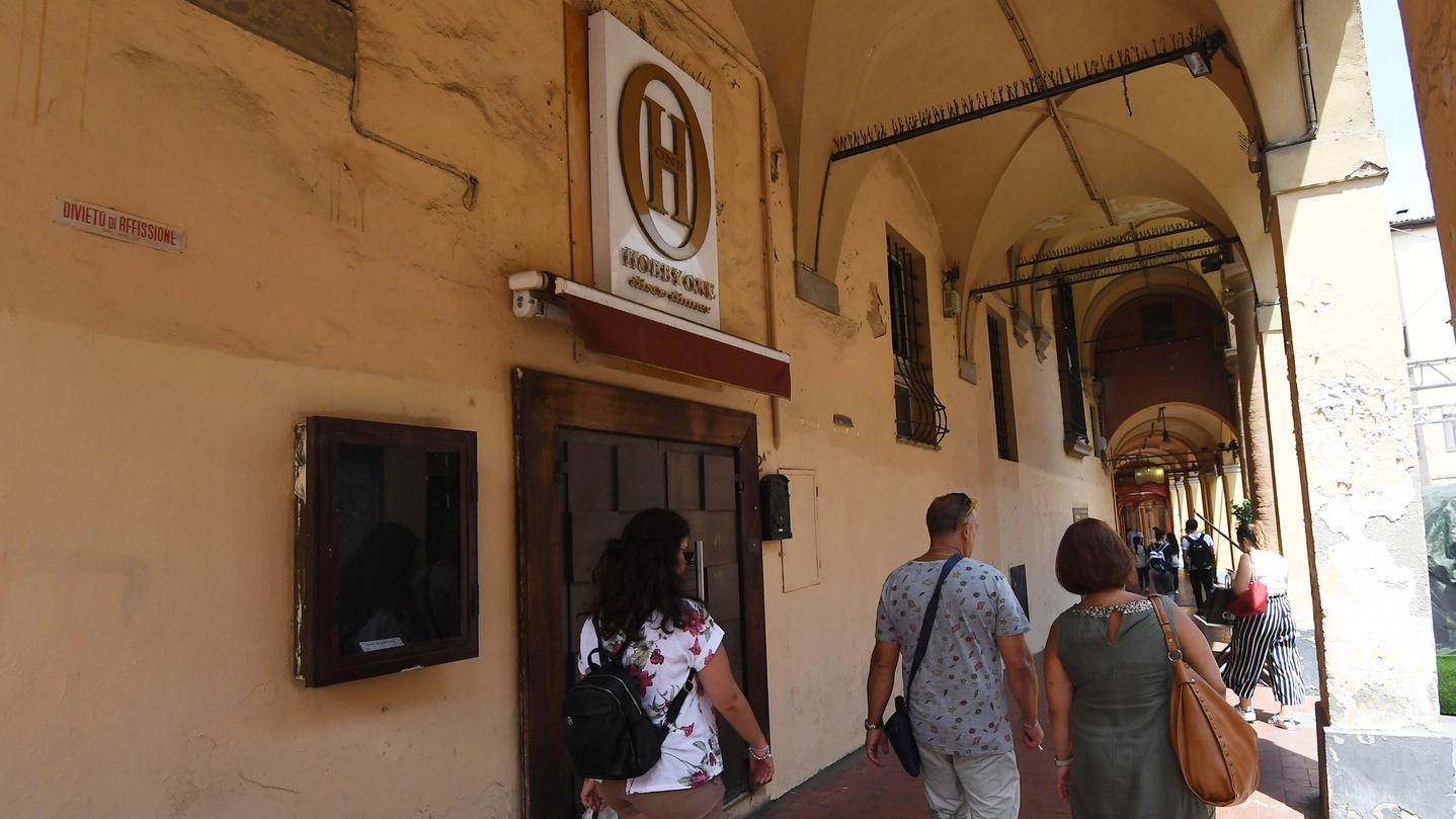 L’ingresso della storica discoteca di via Mascarella, in pieno centro a Bologna21