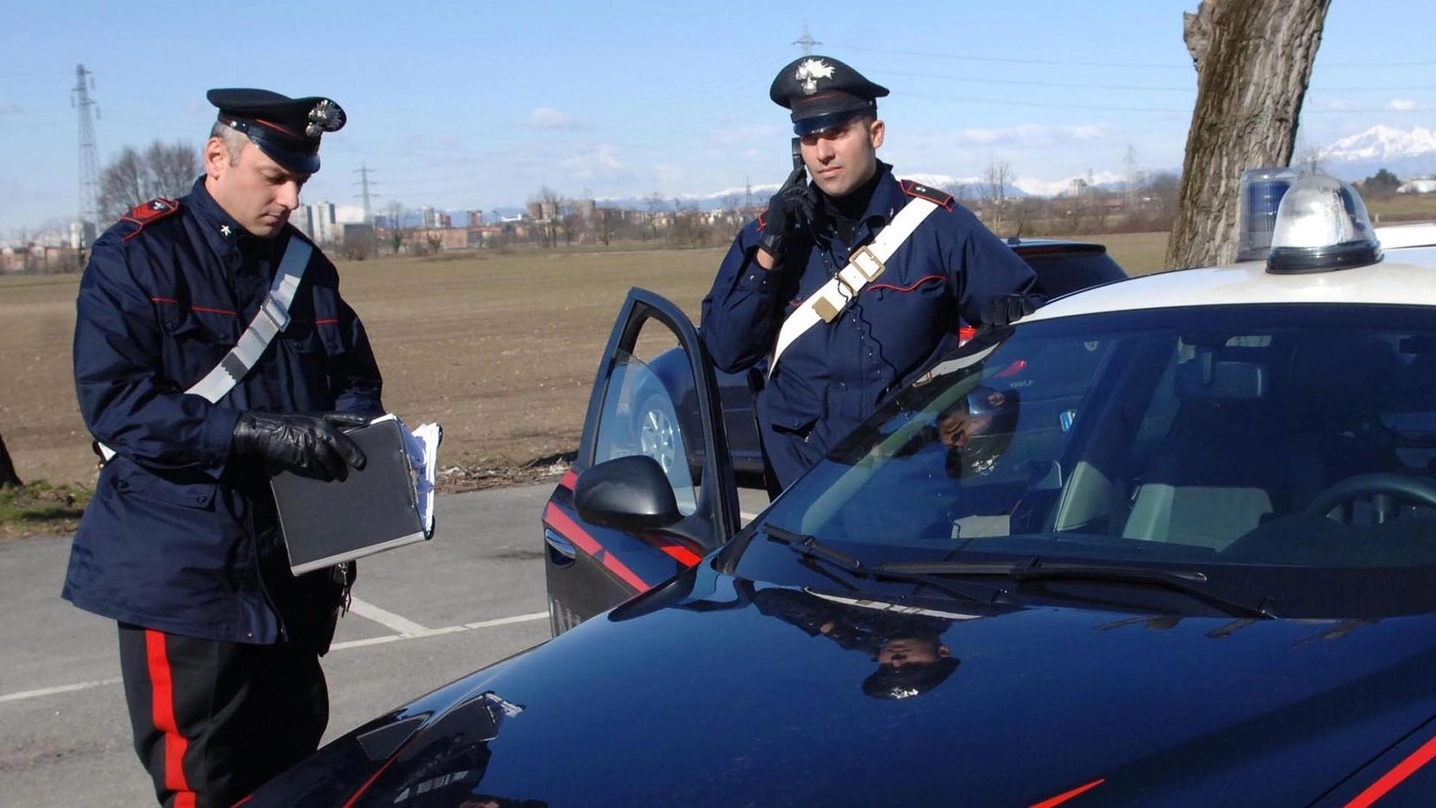 Sui furti sono in corso le indagini dei carabinieri