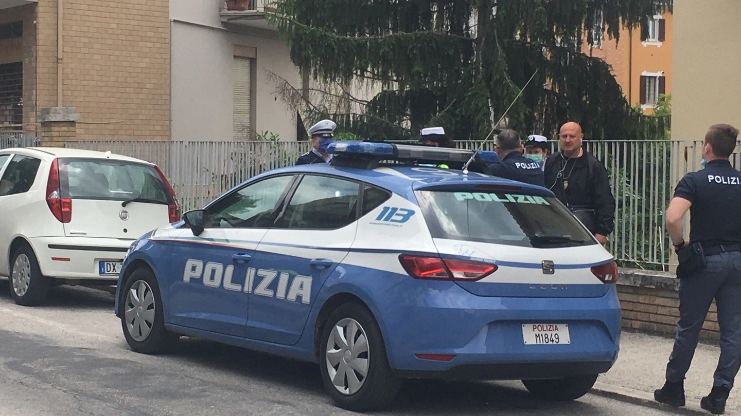 Polizia in via Piave
