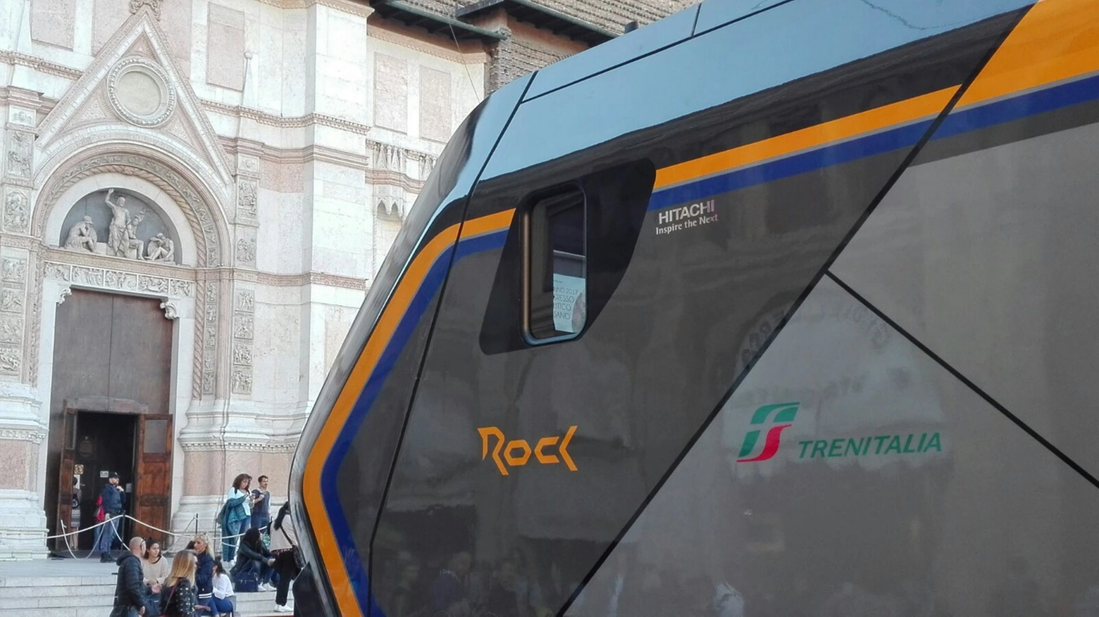 Il treno Rock in piazza Maggiore