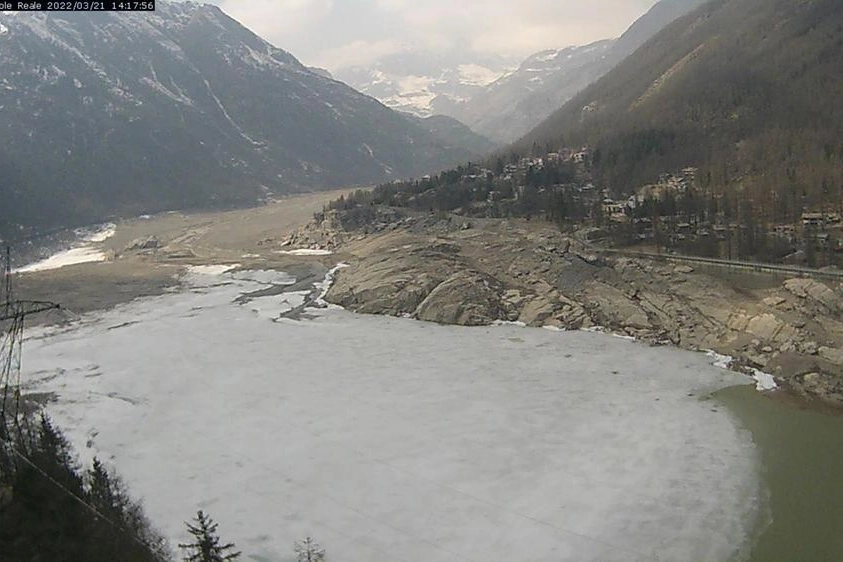 Il lago di Ceresole Reale (Torino) dalla webcam del Comune