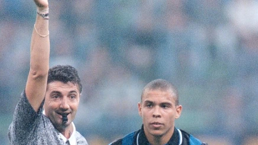 Fiorenzo Treossi, ex arbitro di Serie A, torna nel calcio con il Cesena come addetto all'arbitro per insegnare regole e norme ai giocatori della prima squadra e del settore giovanile. Un ritorno dopo 14 anni di esperienza nel club bianconero.