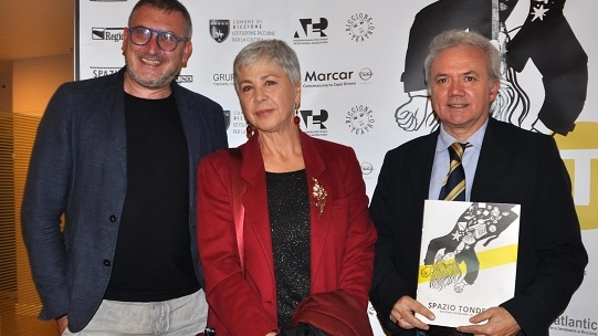 Ottavia Piccolo con Massimiliano Giometti e Daniele Gualdi (Foto Concolino)