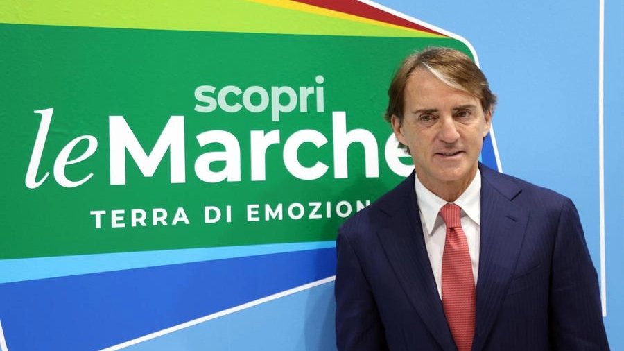Mancini, testimonial delle Marche, allo stand del Bit