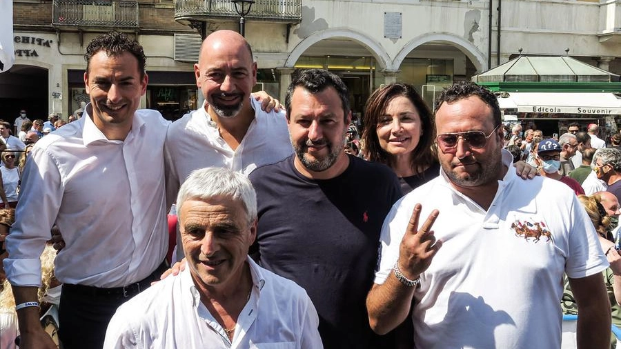 Enzo Ceccarelli (in basso a destra) con Salvini, Morrone, Frisoni, Raffaelli e Paesani