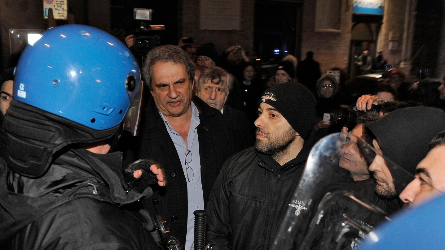 La manifestazione di Forza Nuova a Macerata a febbraio: c’erano stati momenti di grande tensione (Calavita)