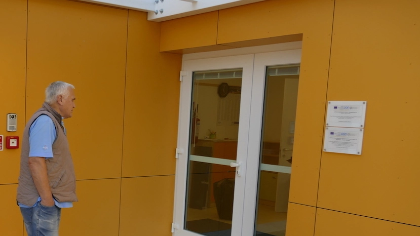 La nuova sede della scuola d’infanzia ‘Il gabbiano’ a Sirolo chiusa ieri dal sindaco