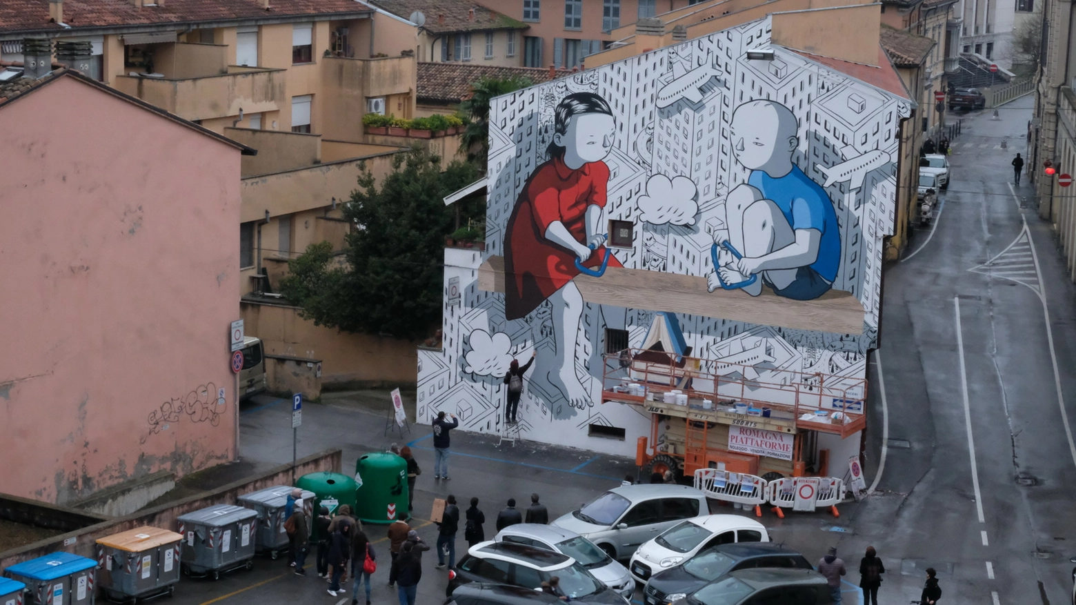 Il murale di Millo in piazza del Carmine