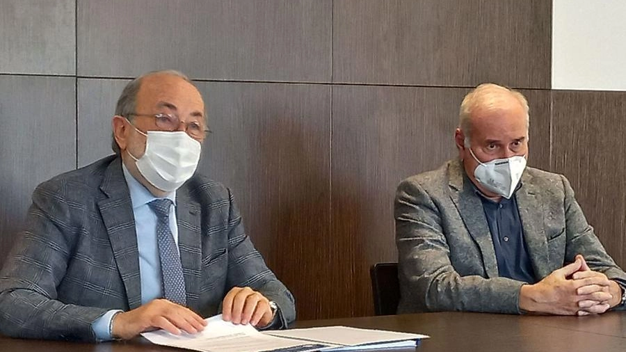 Da sinistra Maurizio Grossi presidente dell’Ordine dei medici, e Franco Mandolesi