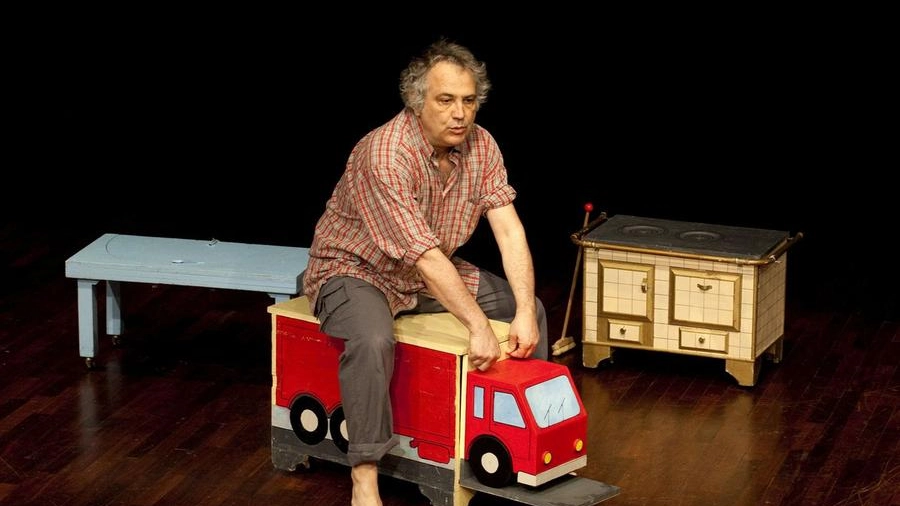 ’Un camion rosso dei pompieri’ di e con Roberto Frabetti, in scena a gennaio