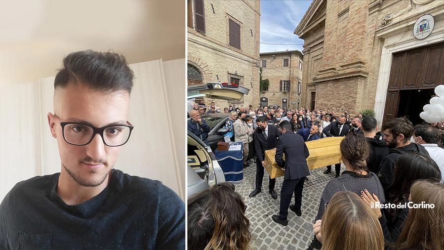 Il funerale di Francesco Del Bianco, morto a 27 anni