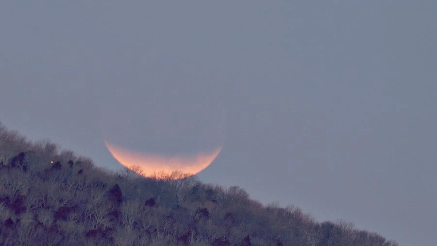 Eclissi di luna del 2018 (foto NASA/Alphonse Sterling)