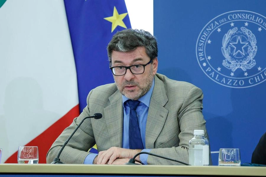 ll ministro dell'Economia e Finanze Giancarlo Giorgetti  (Ansa)