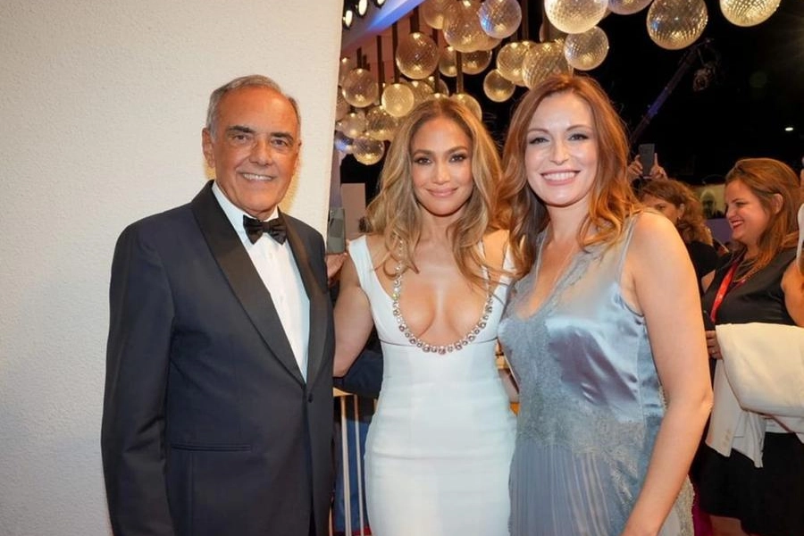 Lucia Borgonzoni con Alberto Barbera e Jennifer Lopez