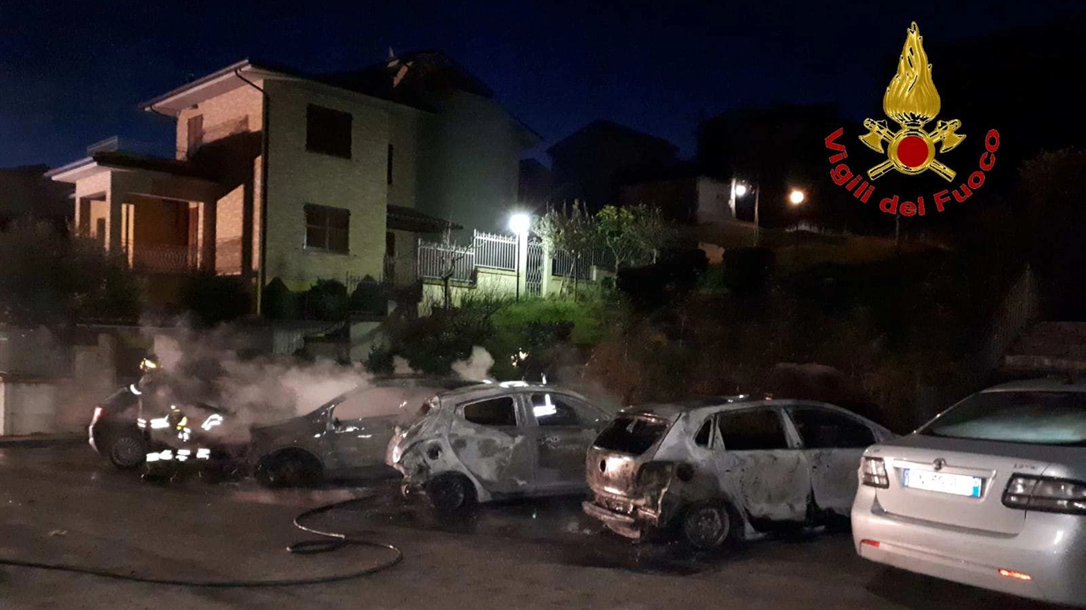 Potenza Picena, cinque auto a fuoco