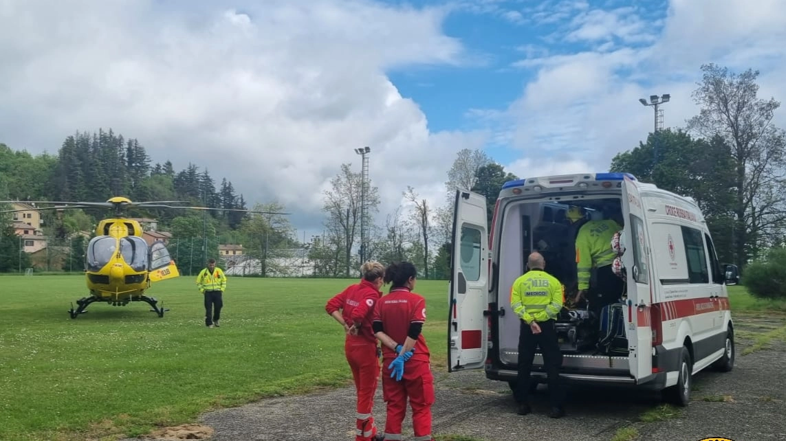 Il ferito è stato recuperato dall'elicottero al campo sportivo di Loiano