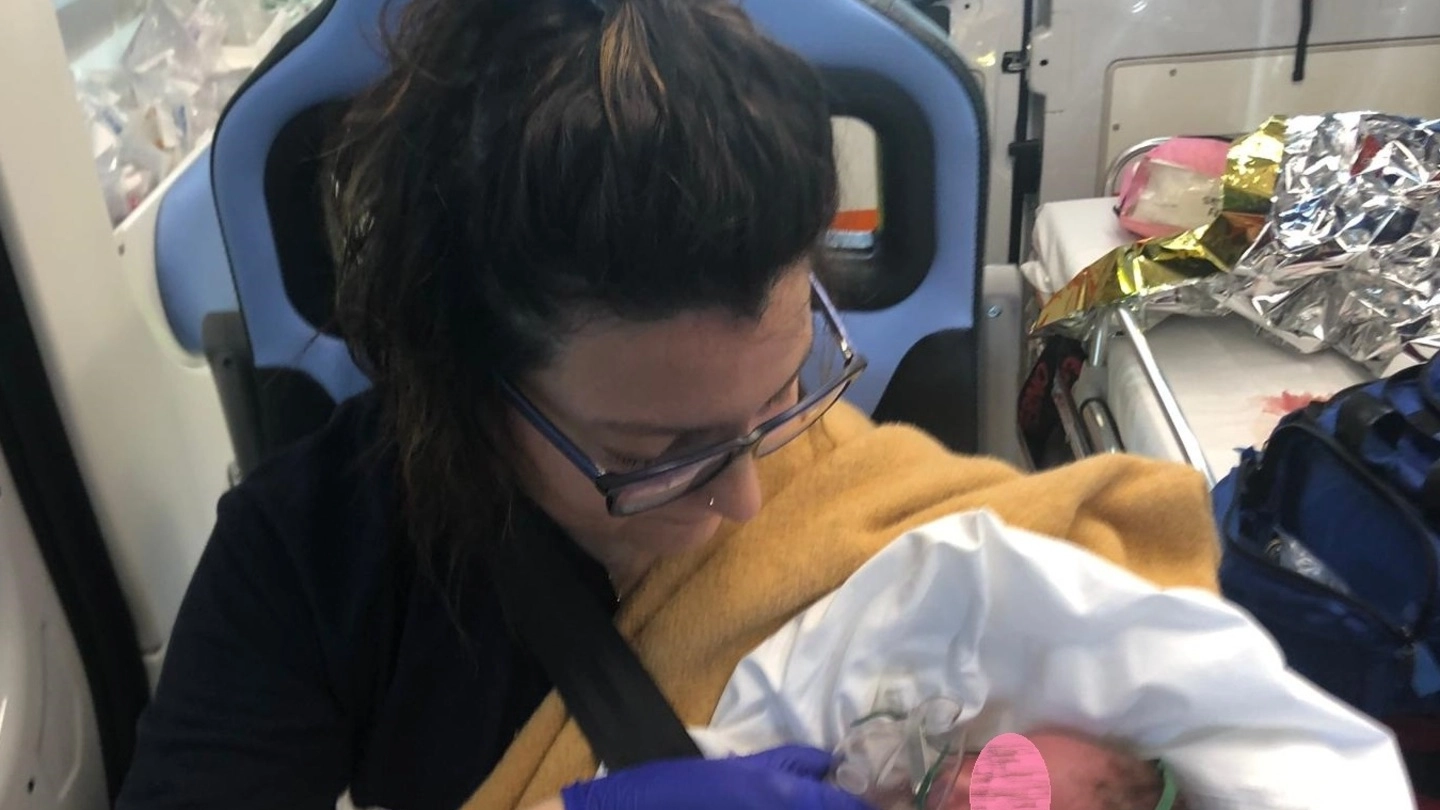 SORRISI Giorgia Cavallaro, infermiera di 35 anni, durante il salvataggio del neonato abbandonato: «Gli ho fatto una carezza, cercava il mio dito come per dirmi che aveva fame, ho cercato di trasmettergli il mio calore»