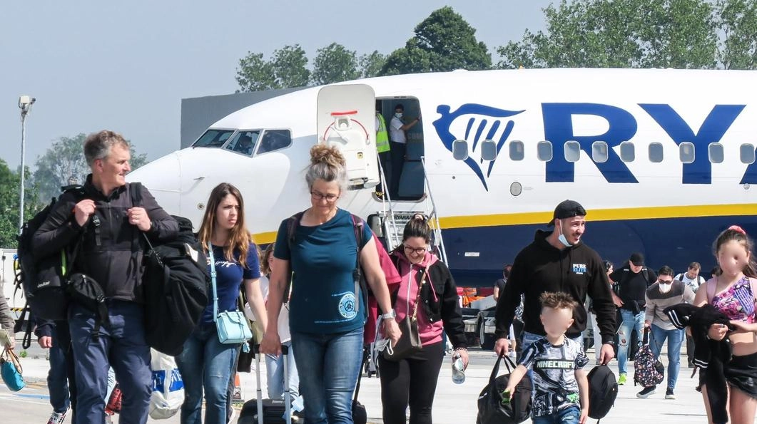 Scongiurata la cancellazione del volo Ryanair Forlì-Palermo