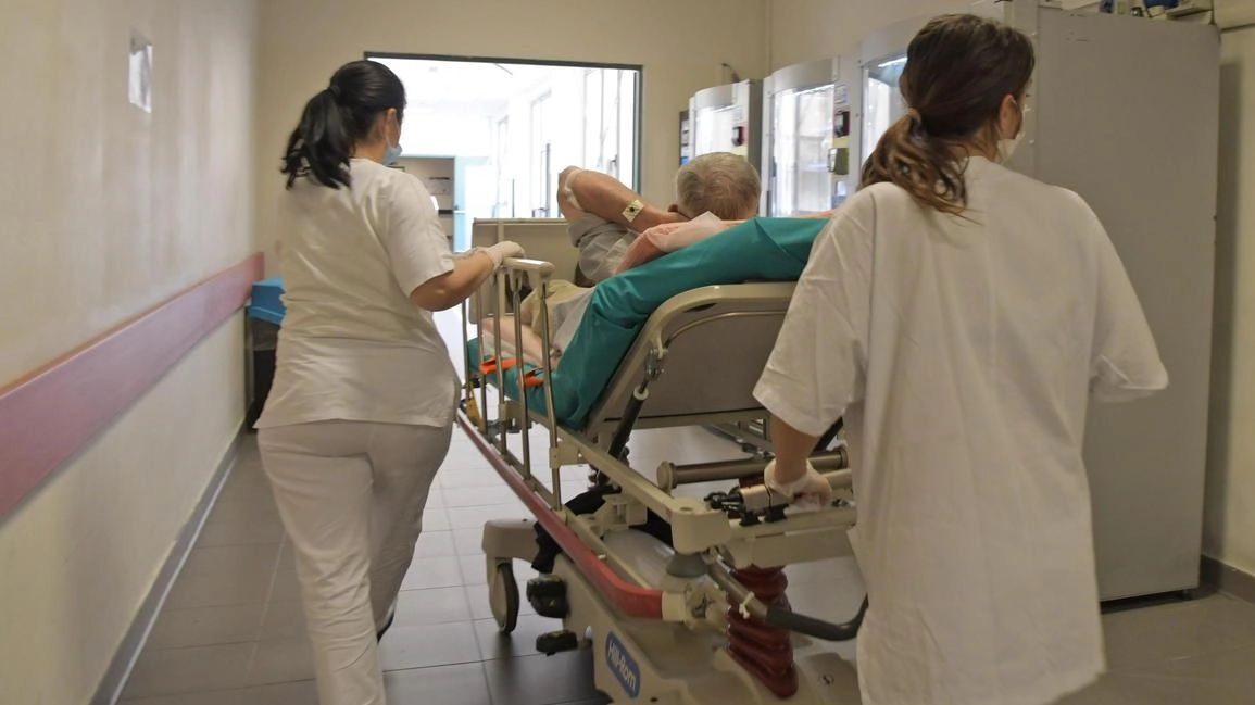 Ausl, allarme personale  "Tra infermieri e tecnici  hanno lasciato in cento  negli ultimi tre mesi"