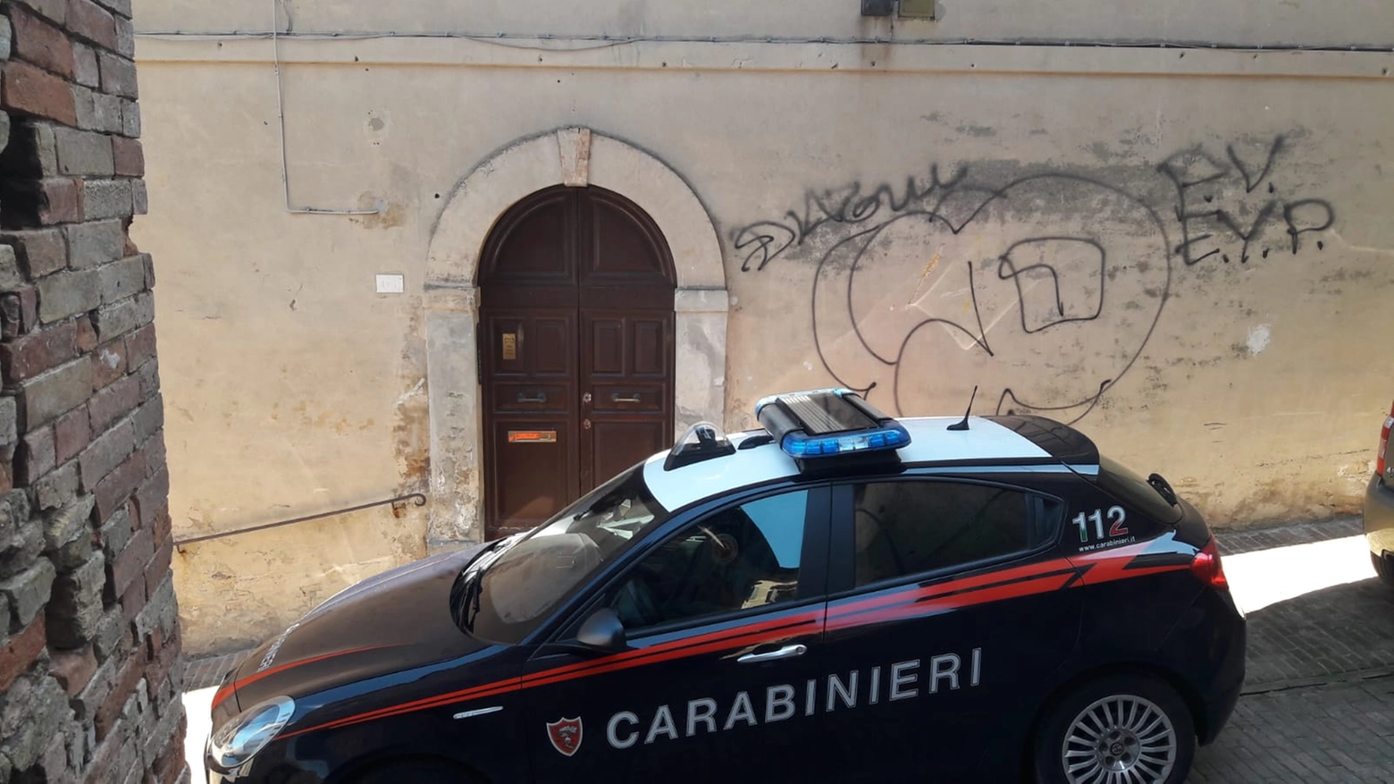 Urbino, graffiti in via Budassi