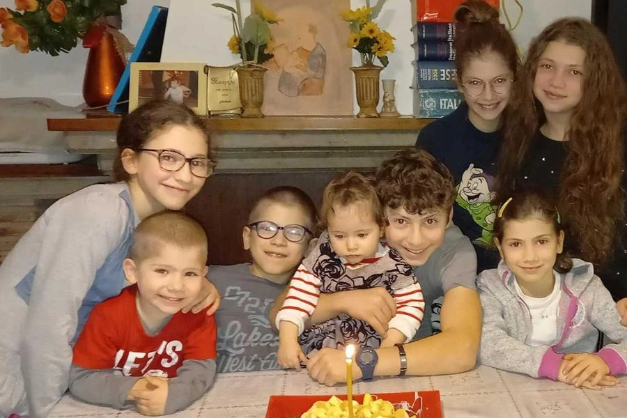 Gli altri 8 figli di Mariana, il piccolo Ioan si aggiunge alla maxi famiglia
