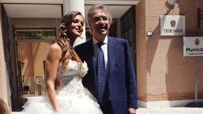 La sposa Barbara Folloni con Massimo Moratti