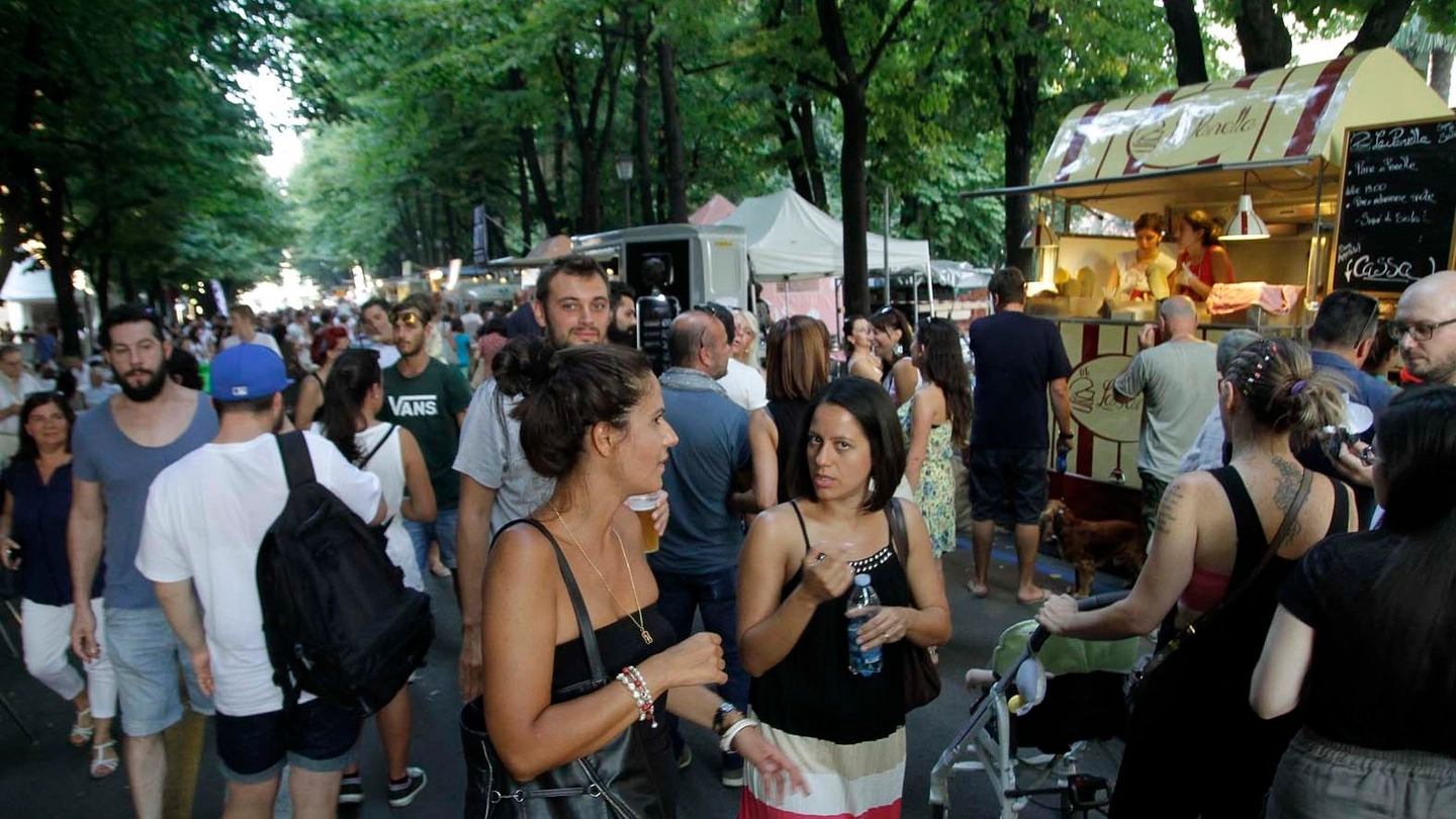 Reggio Emilia, in zona stazione torna il festival del cibo di strada