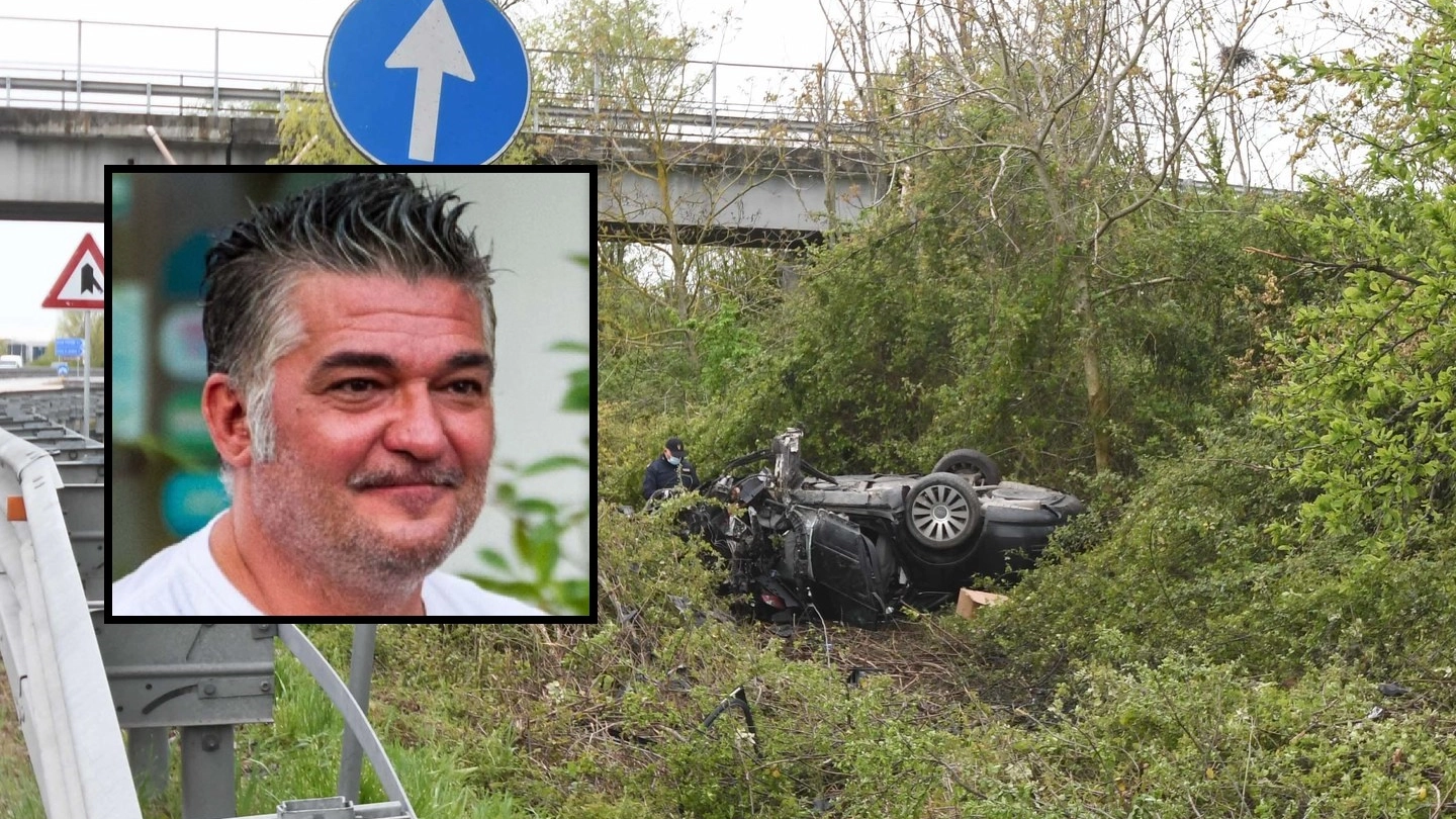 Massimo Biscuola, 54 anni, di Rovigo e l'auto dopo lo schianto 