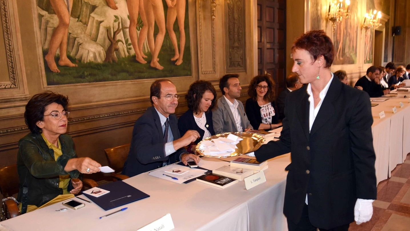 La votazione della giuria popolare a Palazzo Roverella decreterà il vincitore del Premio Estense